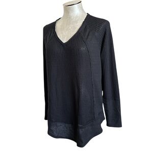 Papermoon Women’s Aspen Long Sleeve Textured Knit V-Neck Top Medium